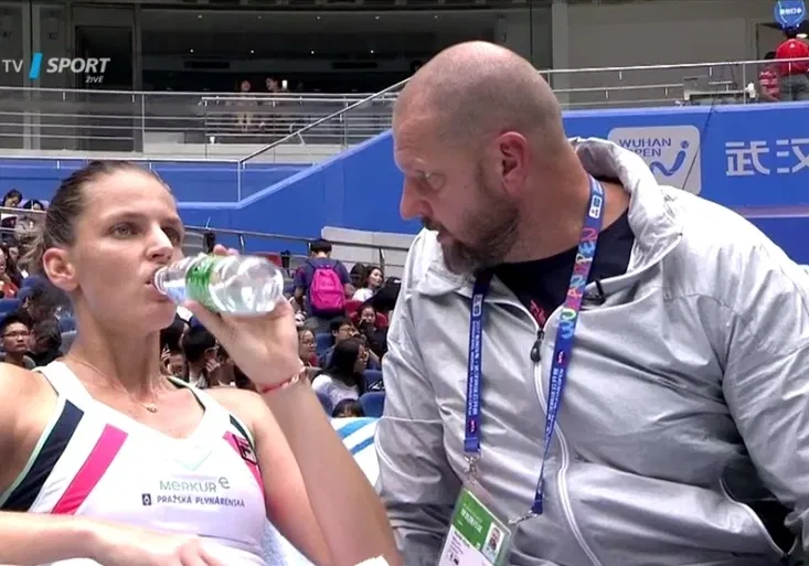 Plíšková prohrála tie-breakovou bitvu s Barty. Kdo ji uklidňoval na lavičce?