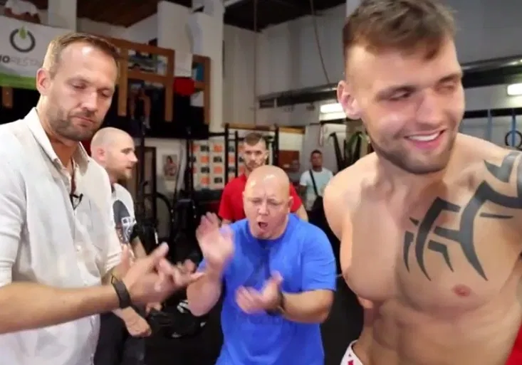 Drama při vážení v OKTAGONU. Jak legendární kouč vysvětlil svůj výbuch emocí?