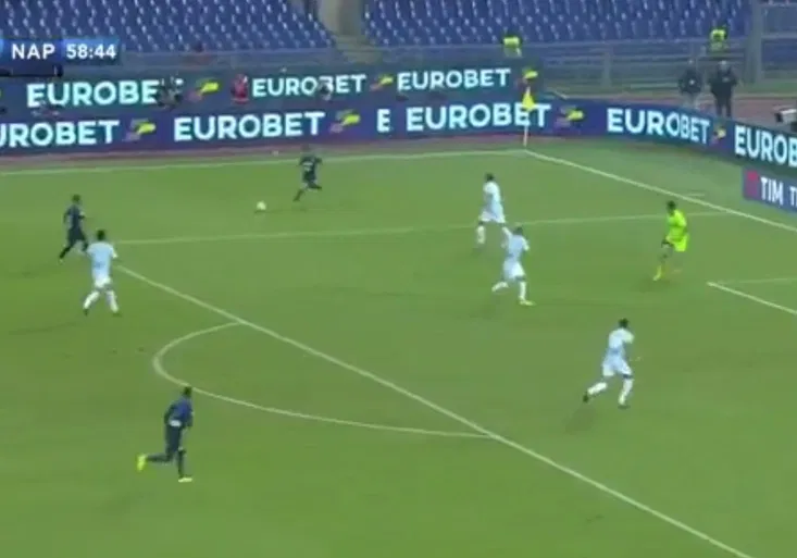 Mertensův parádní lob! Jakou exkluzivní bilanci drží střelec Neapole?