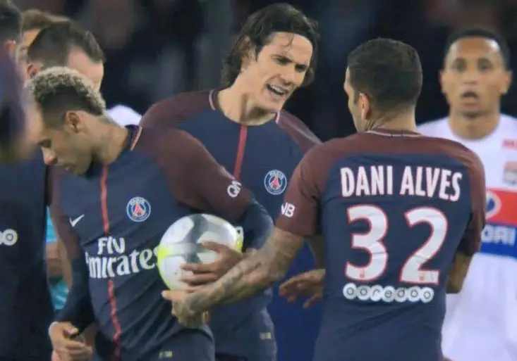 Dětinské chování hvězd PSG! Neymar a Cavani se hádali o balon