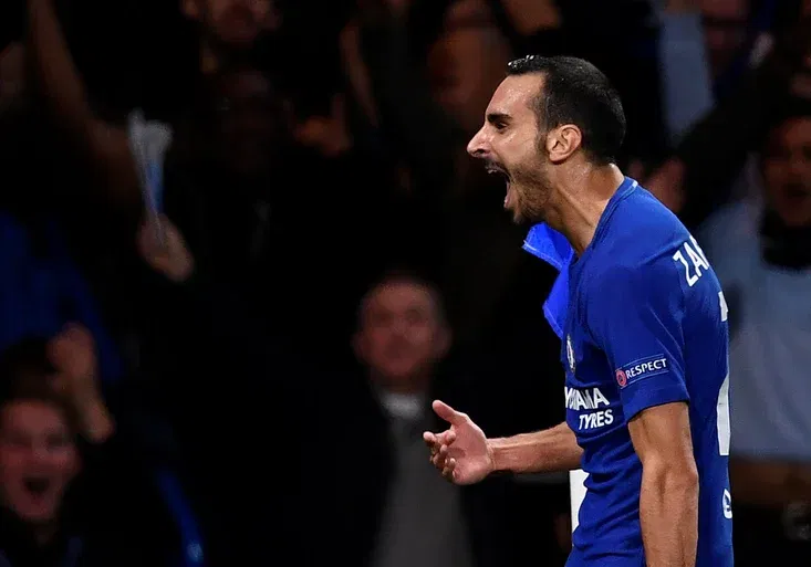 Nádhera! Jak Zappacosta z Chelsea dokonale nachytal brankáře Karabachu na švestkách?