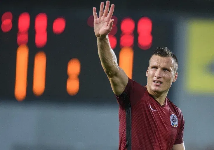 Brutální otevřenost sparťana Štetiny! Posily nehrají na 100 procent, na tréninku to vře, prozradil na Slovensku