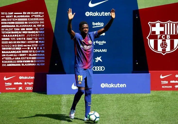 Posile Barcelony se zase smějí. 100milionový Dembélé při představovačce ještě překonal Paulinha!