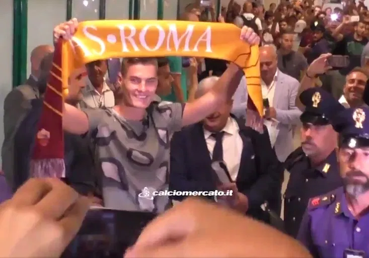 Schickovo přivítání v Římě bere dech! Co zažila nová posila na letišti?