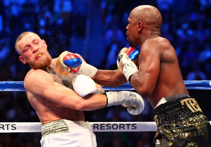 Bitva století: Mayweather udolal McGregora! Rozhodčí zápas ukončil v 10. kole