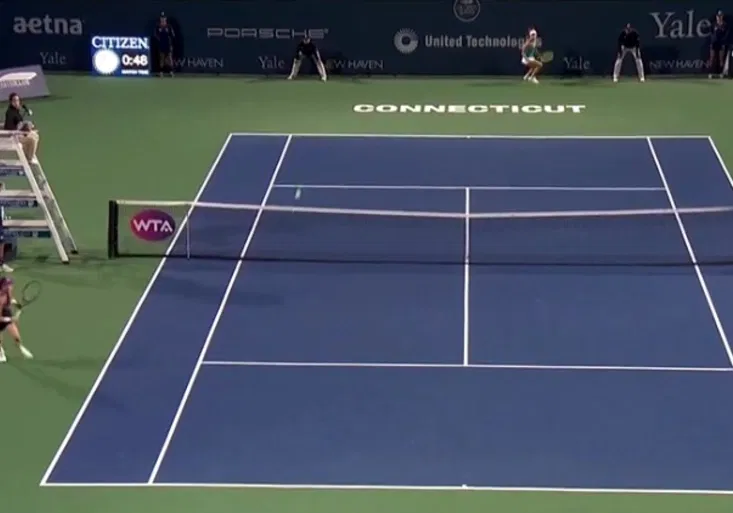 Bojovnice Radwaňská se ocitla skoro až na tribuně. Finále s Cibulkovou si ale nezahraje