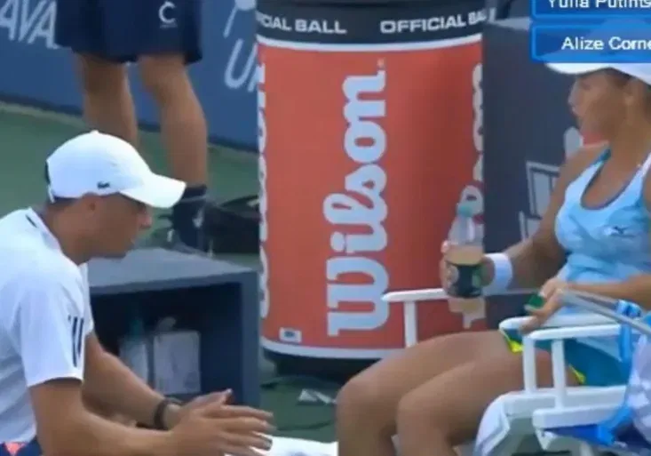 Putinceva převedla ostudnou scénu! Co si musel vyslechnout trpělivý trenér?