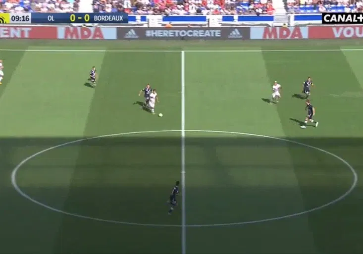 Voilá – tenhle gól z půlky vás dostane! Tohle je nejkrásnější trefa Ligue 1!