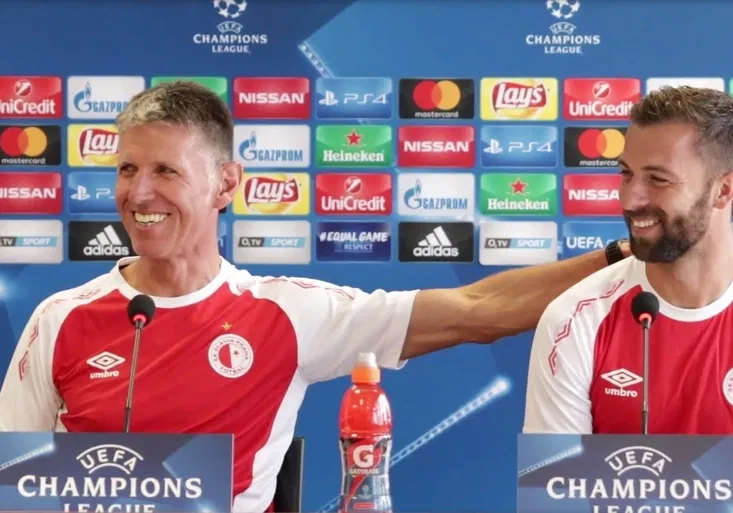 Rozesmátá Slavia před APOELem: Čím se Hušbauer přihlásil u kouče o kapitánskou pásku?