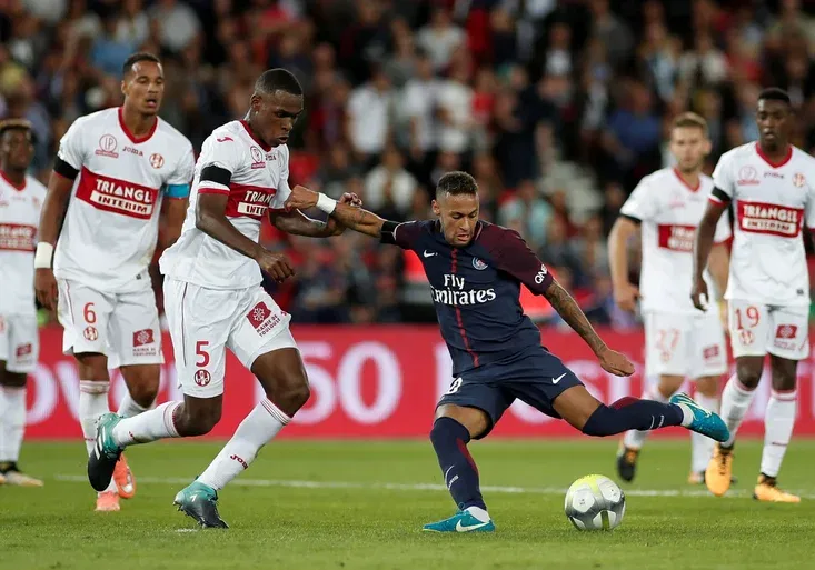 Neymarovo sólo z jiného světa! Proti Toulouse byl u pěti gólů. Jaké ukazoval parádičky?