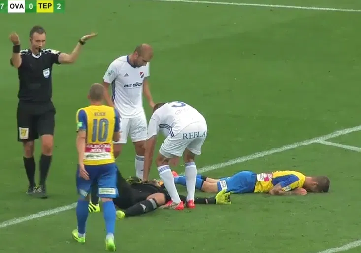 Děsivá srážka! Fillo poslal ze hry brankáře Vaška a Baníku pokazil hollywoodský scénář