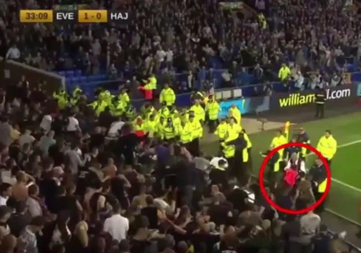 Pořadatel zachránil malého podavače před běsnícími fandy Hajduku! Jak reagoval klučina?