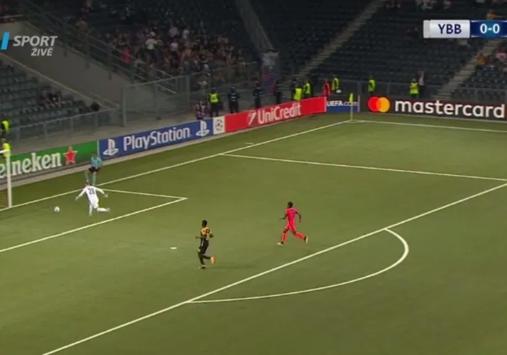 Nevídaný zkrat v boji o Ligu mistrů: obránce Young Boys si dal šílený vlastňák