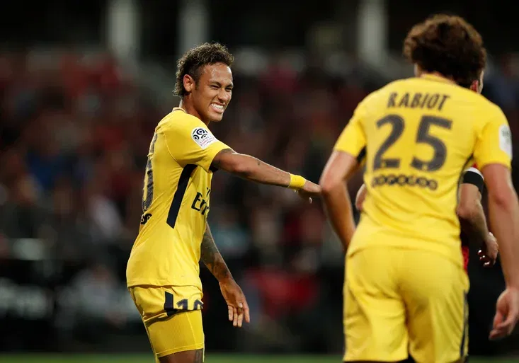 Neymar poprvé za PSG: Gól a lahůdková asistence! Jak mu poděkoval Cavani?