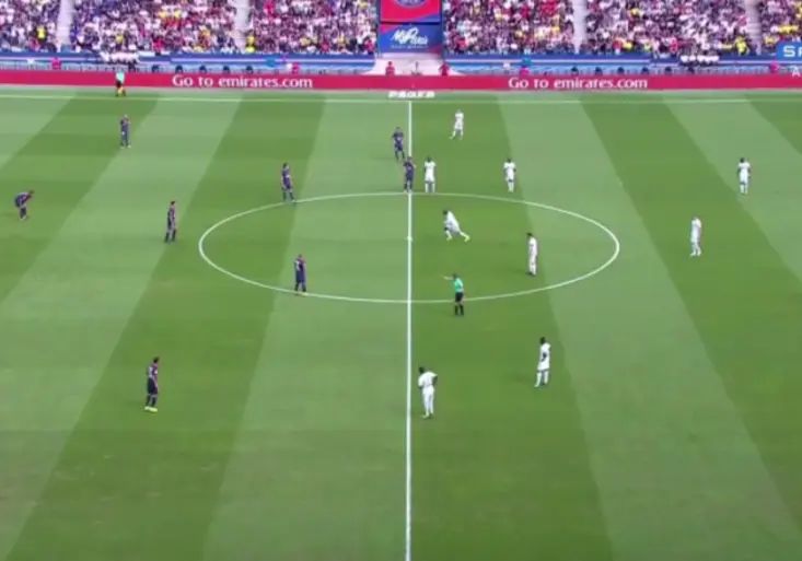 Bizarní začátek nováčka proti PSG. Takovou rozehrávku jste ještě neviděli!