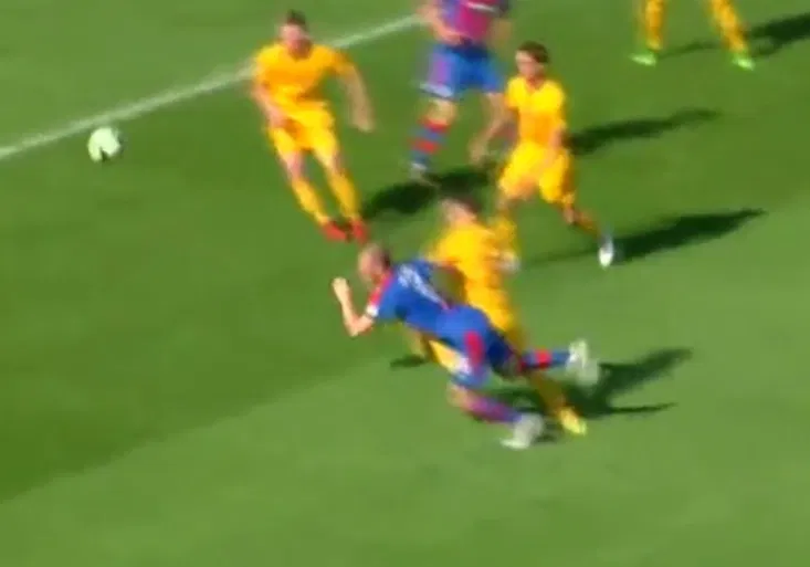 Skokan Krmenčík dostal žlutou lekci! Jak si jej vychutnal rozhodčí?