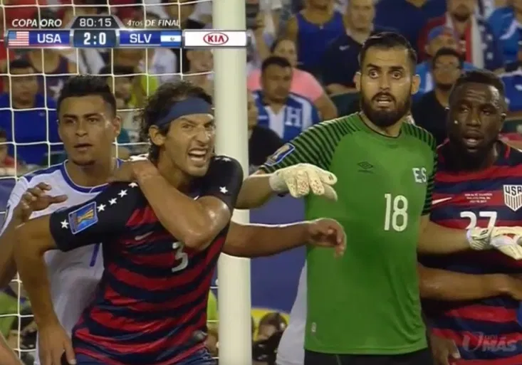 Suárezovi následníci? DVA hráči Salvadoru POKOUSALI soupeře z USA!
