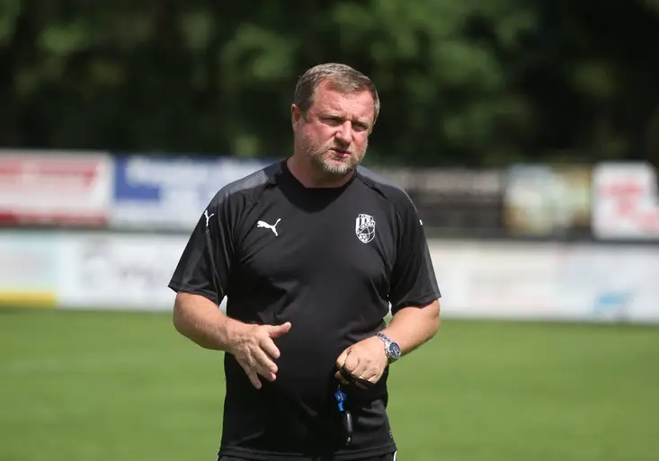 PĚT inkasovaných gólů, PĚT zraněných hráčů. Co řekl Vrba po výprasku Plzně?