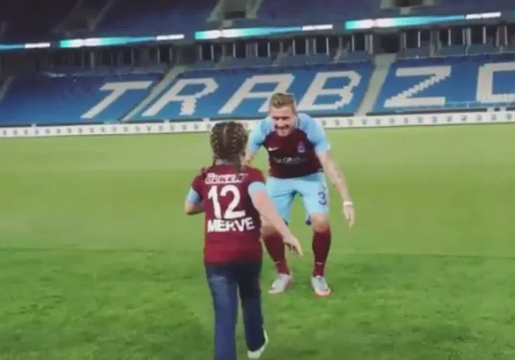 Bývalý sparťan Kucka pobláznil Turecko. Jak si rychle získal srdce fanoušků?