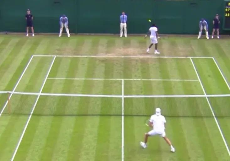 Kouzelník Monfils! Hrál zády k soupeři, pak jej vyškolil na síti