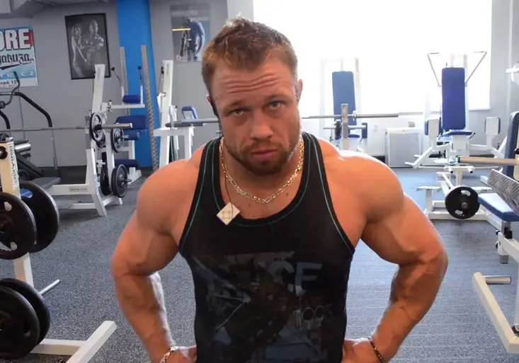 Fighter Grznár pořádně ulétl! Vyhrožoval Romům vyvražděním! Půjde do vězení?