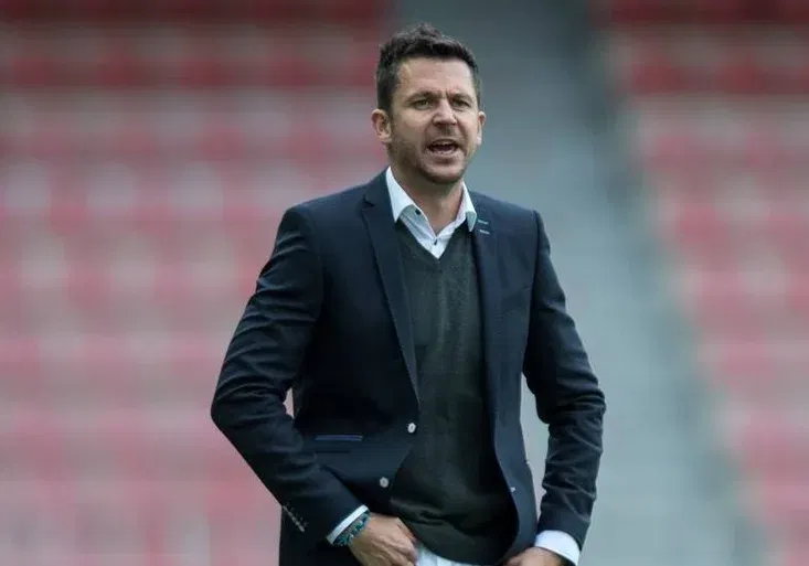 Důležitý krok splněn! Sparťanský trenér Holoubek už smí trénovat v lize