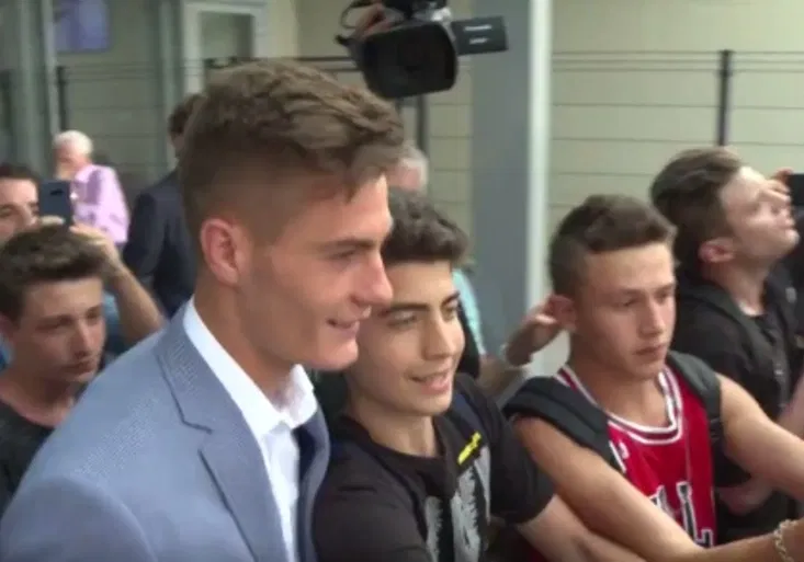 Vítání nového Zlatana! Takhle se fanoušci Juventusu vrhli na Schicka