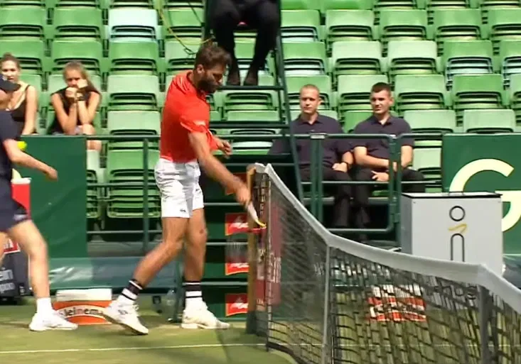 Taková groteska se nevidí! Zbláznil se Paire? Tenhle tyjátr ho stál trestný gem!