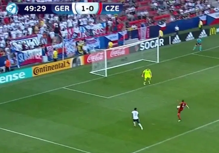 Lvíčata na úvod Eura padla s Německem. Jakým kiksem nabídl gól soupeři Sáček?