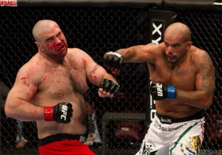 Smrtící k.o.! Boxer se zkušeností z UFC se neprobírá z komatu! Rodina zvažuje darování orgánů