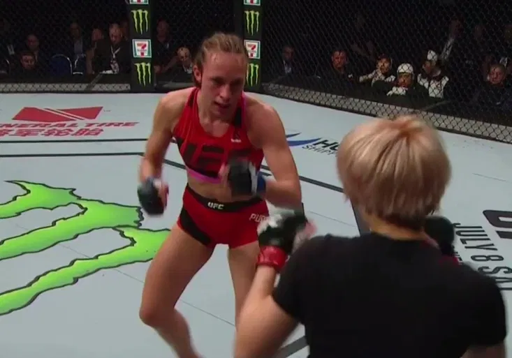 Skvělá Pudilová! Česká bojovnice má první výhru v prestižní UFC! Jak zdolala Korejku?