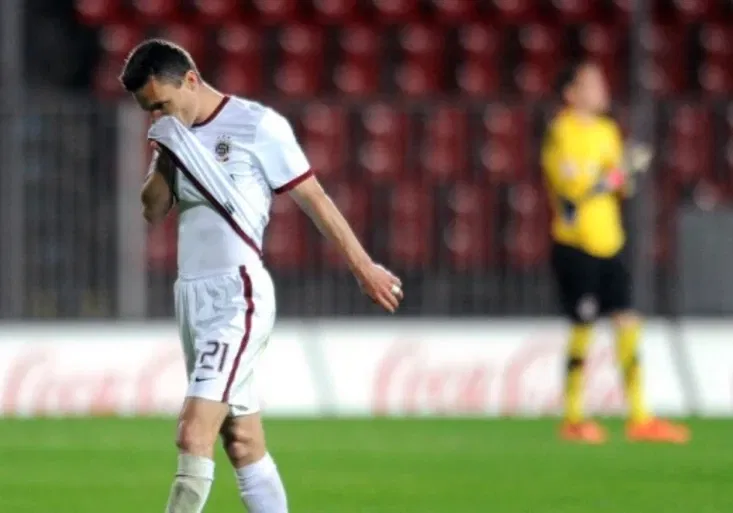 Příběhy české ligy XX: První ligové vyloučení kanonýra Lafaty přišlo v nejnevhodnějším okamžiku (2012/2013)