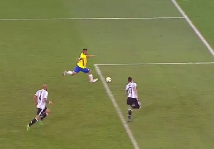 Šílená minela hvězdy z Manchesteru! Brazílie nedala Argentině ani gól