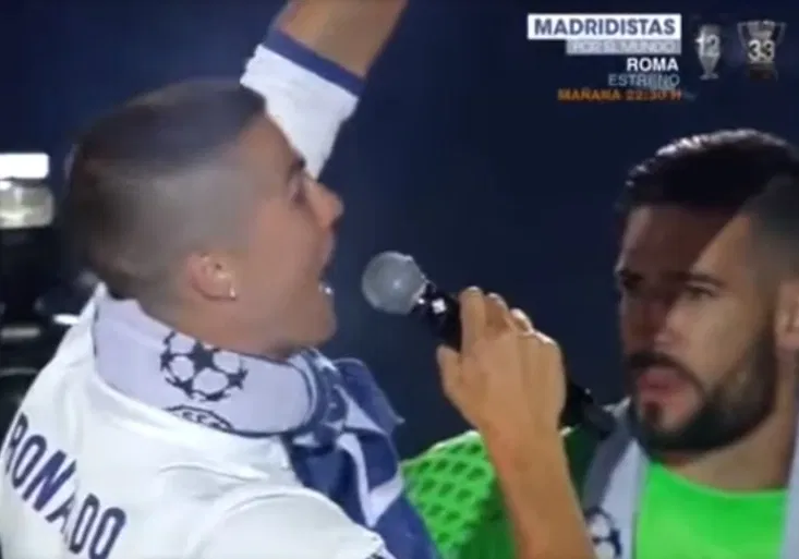 Ronaldo se na oslavách odvázal! Fanoušky Messiho naštval drzý pokřik!