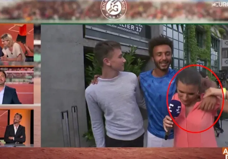 Tenista líbal a osahával reportérku v přímém přenosu. Chtěla mu dát pěstí!