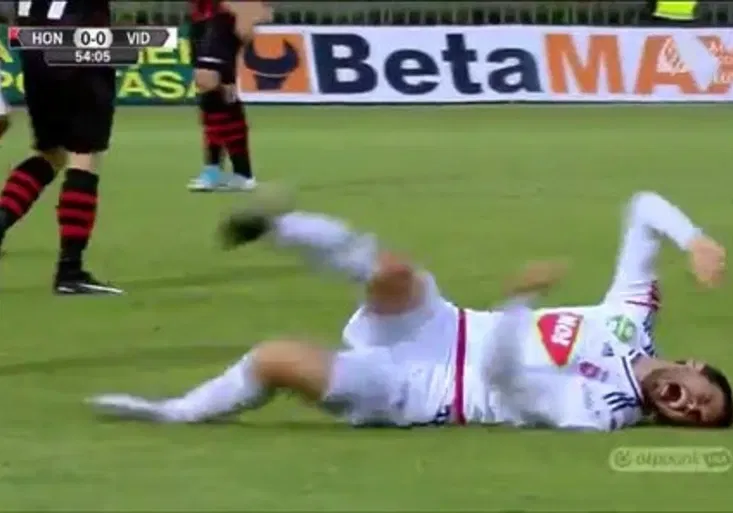 Nejlepší herecký výkon? Srbský fotbalista je hitem internetu!