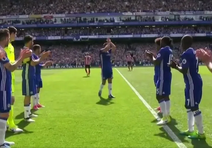 Tak se loučí legenda! Kvůli Terrymu přerušili zápas Chelsea