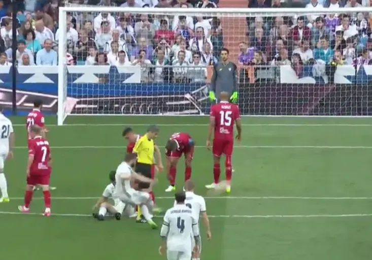 Mazanost, nebo podlost? Real přiblížila k titulu kontroverzní trefa Nacha!