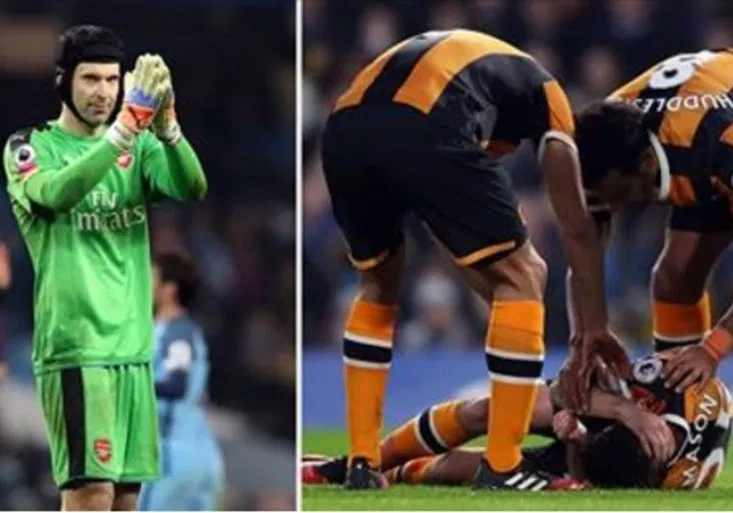 Čechovi tleská celá Anglie! Vážně zraněný hráč prozradil, jak mu brankář pomohl