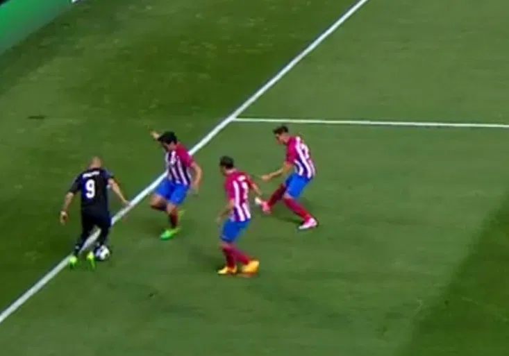 Čaroděj Benzema! Poslal tři soupeře na párek a Real do finále Ligy mistrů