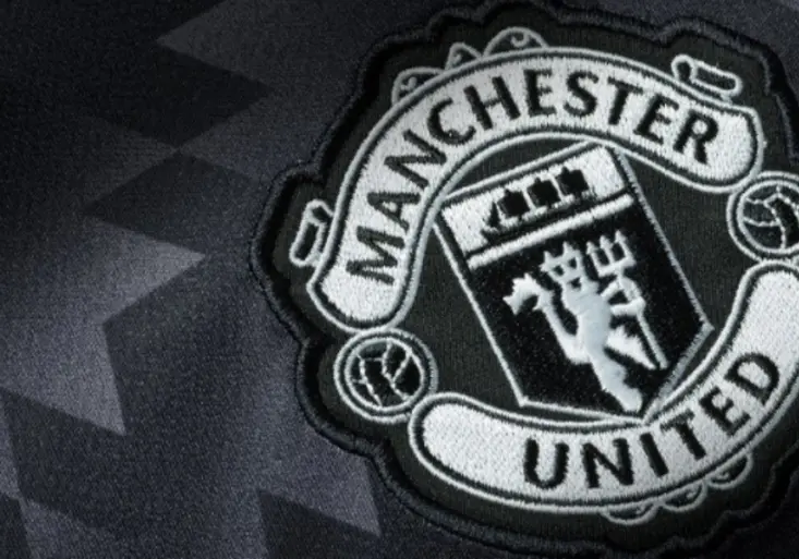 Trefa do černého! Manchester United představil nové dresy, fanoušci je milují!