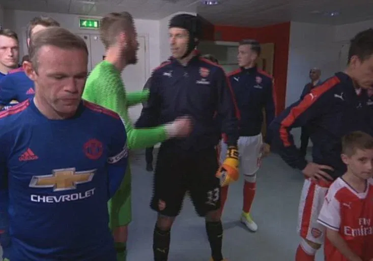 Čech dostal céres od Nevilla! „Přišli jste na křtiny, nebo na fotbal,“ zkritizoval Arsenal i Manchester United