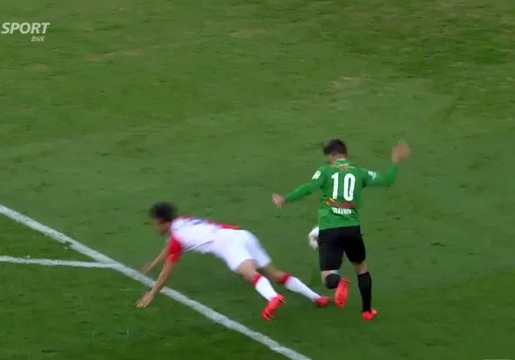 Záchranář Mingazov znovu v akci! Jak si letěl pro penaltu s Jabloncem?