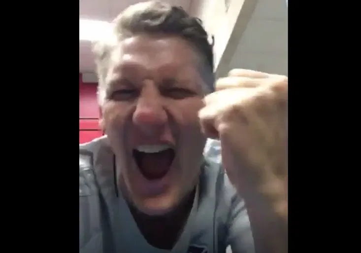 Proradný Basti! Podívejte se, jak Schweinsteiger vytrolil argentinského spoluhráče!