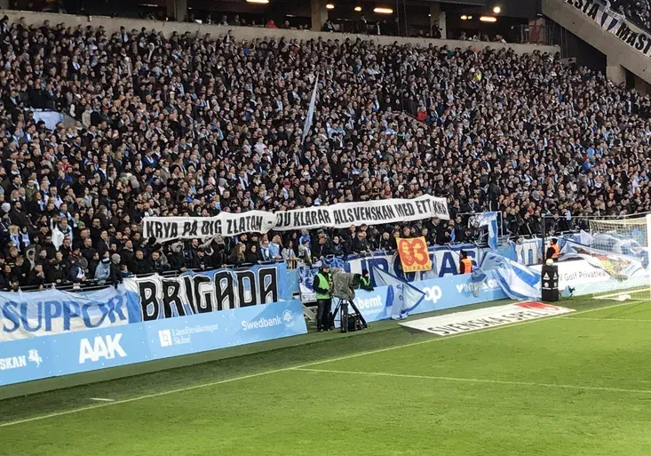 Fanoušci rodného Malmö poslali zraněnému ZLATANOVI fantastický vzkaz! Co mu napsal Ronaldo?