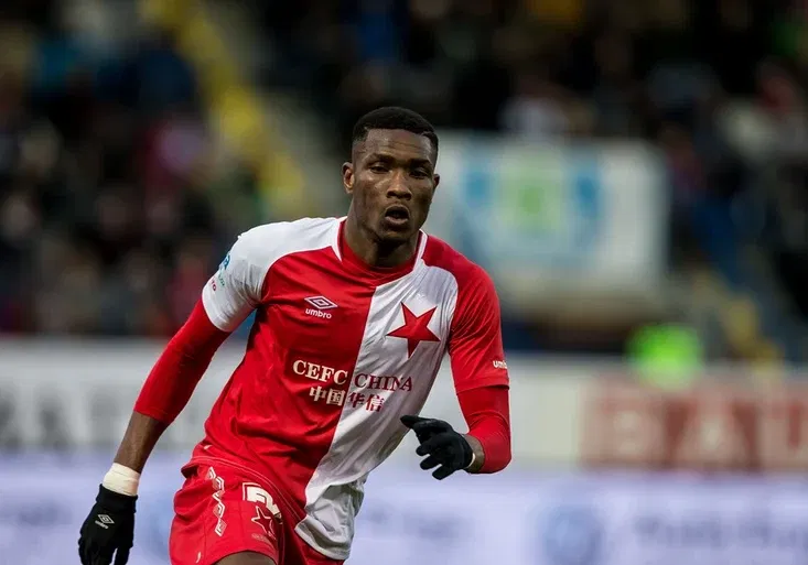 Stoper Deli zazdil Slavii svou hrubkou cestu do finále! Fanoušci i kapitán Hušbauer zuřili. Raduje se Zlín!