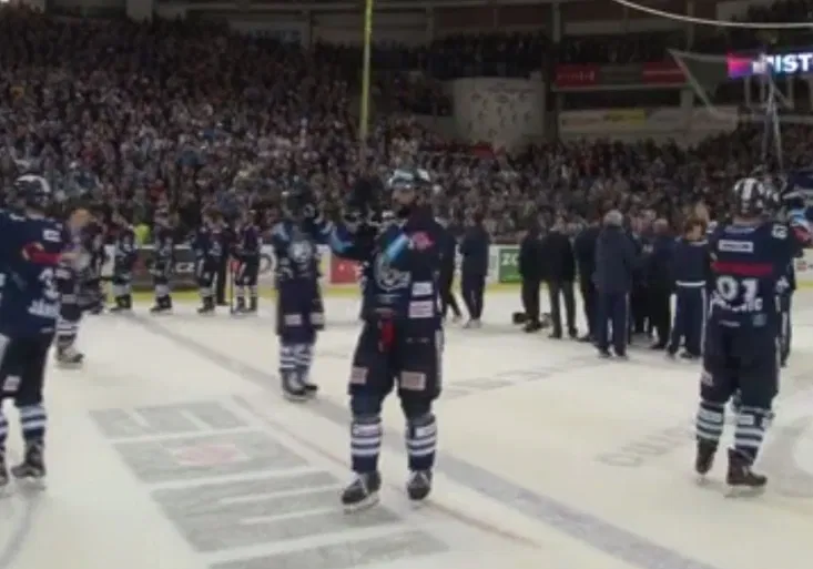 Gesto, z nějž jde mráz po zádech! Jak fanoušci Komety ocenili po finále poražený Liberec?