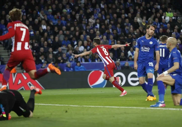 Postup Atlétika jistil Saúl. Vardyho trefa Liškám nestačila