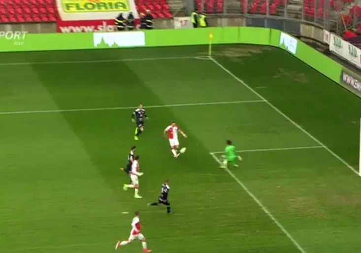 Slavia zničila Hradec! Škoda dal penaltu i přihrál Hušbauerovi o břevno