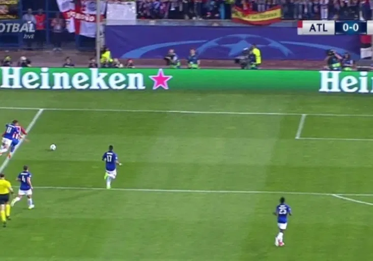 Za faul mimo vápno penalta pro Atlético! Cítí Leicester oprávněně křivdu?